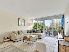 800 SE 4th St 302, Fort Lauderdale FL 33301
