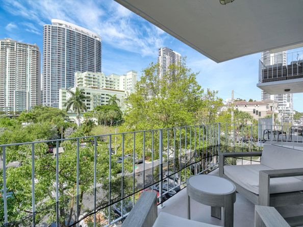 800 SE 4th St 302, Fort Lauderdale FL 33301