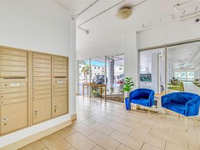 800 SE 4th St 302, Fort Lauderdale FL 33301