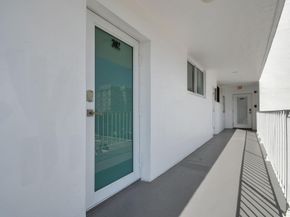 800 SE 4th St 302, Fort Lauderdale FL 33301