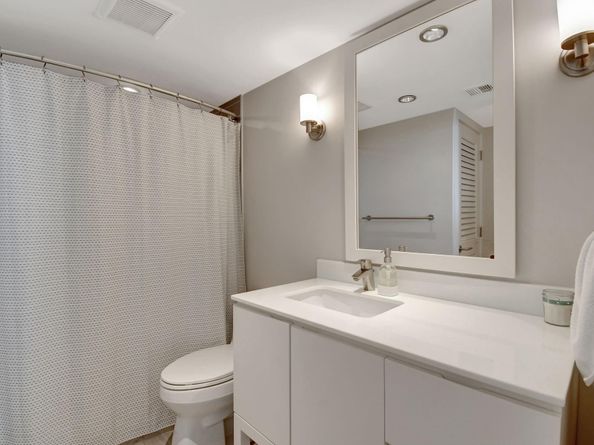 800 SE 4th St 302, Fort Lauderdale FL 33301