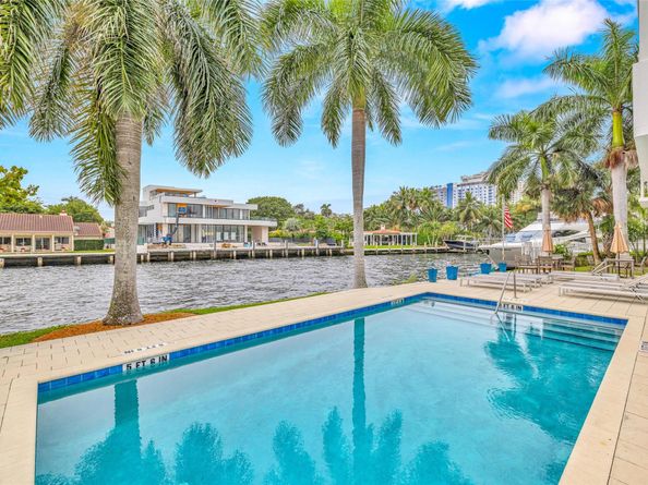 800 SE 4th St 302, Fort Lauderdale FL 33301