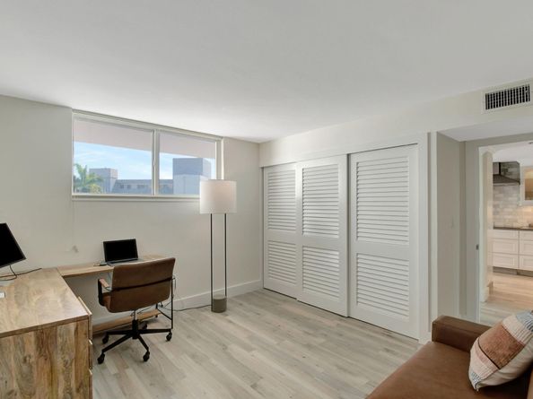 800 SE 4th St 302, Fort Lauderdale FL 33301