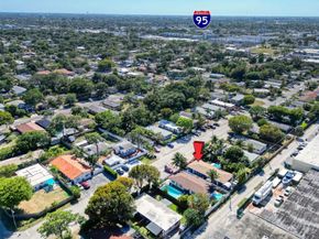 925 NE 40th Street, Oakland Park FL 33334