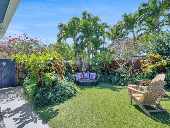 925 NE 40th Street, Oakland Park FL 33334