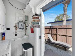 925 NE 40th Street, Oakland Park FL 33334
