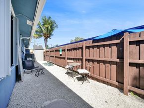 925 NE 40th Street, Oakland Park FL 33334