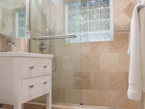 925 NE 40th Street, Oakland Park FL 33334