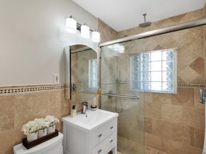 925 NE 40th Street, Oakland Park FL 33334