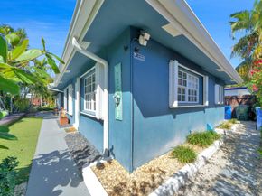 925 NE 40th Street, Oakland Park FL 33334