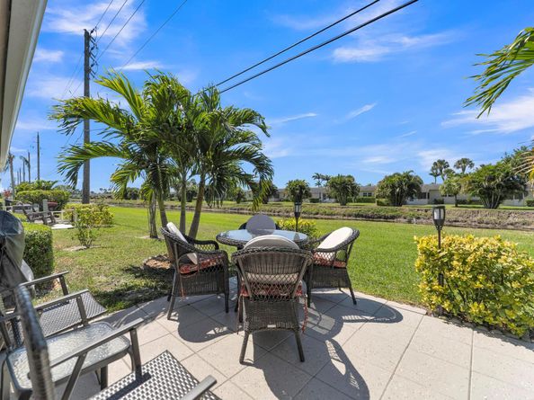 2533 Dudley Drive W E, West Palm Beach FL 33415