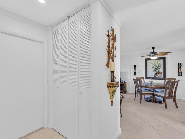 2533 Dudley Drive W E, West Palm Beach FL 33415