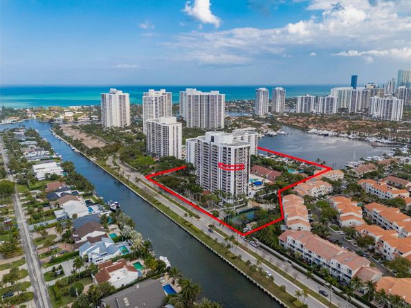 3598 Yacht Club Dr 1402, Miami FL 33180
