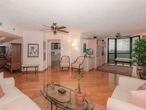 3598 Yacht Club Dr 1402, Miami FL 33180