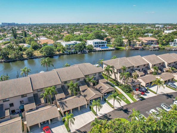 240 Captains Walk 517, Delray Beach FL 33483