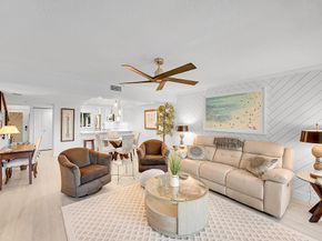 240 Captains Walk 517, Delray Beach FL 33483