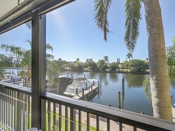 240 Captains Walk 517, Delray Beach FL 33483