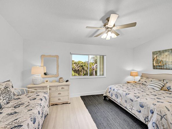 240 Captains Walk 517, Delray Beach FL 33483