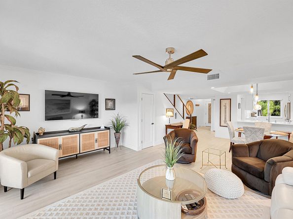 240 Captains Walk 517, Delray Beach FL 33483