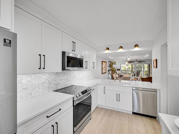240 Captains Walk 517, Delray Beach FL 33483