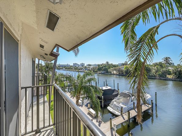 240 Captains Walk 517, Delray Beach FL 33483