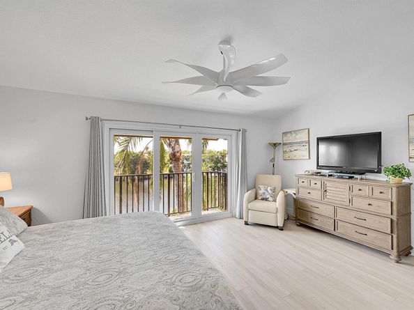 240 Captains Walk 517, Delray Beach FL 33483