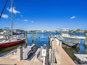 240 Captains Walk 517, Delray Beach FL 33483