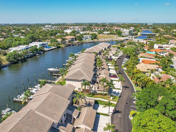 240 Captains Walk 517, Delray Beach FL 33483