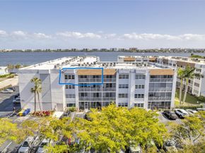 1502 S Lakeside Dr 402, Lake Worth Beach FL 33460