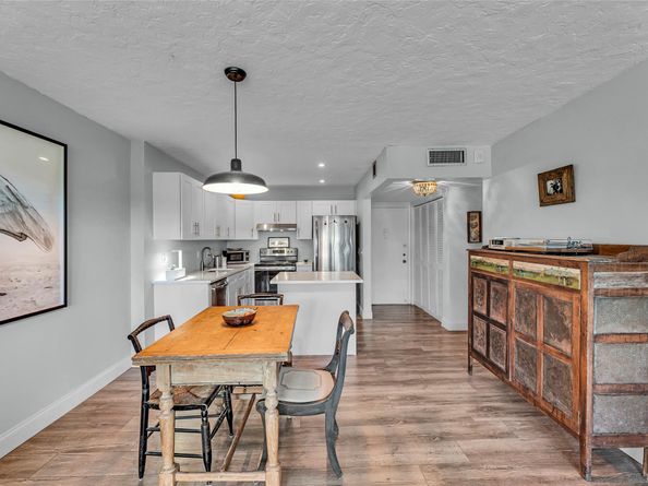1502 S Lakeside Dr 402, Lake Worth Beach FL 33460