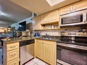 33 Spinning wheel lane 33, Tamarac FL 33319