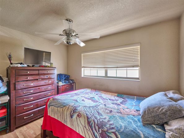 33 Spinning wheel lane 33, Tamarac FL 33319