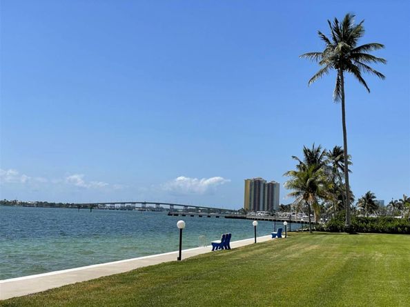401 Lake Shore Drive 301, Lake Park FL 33403