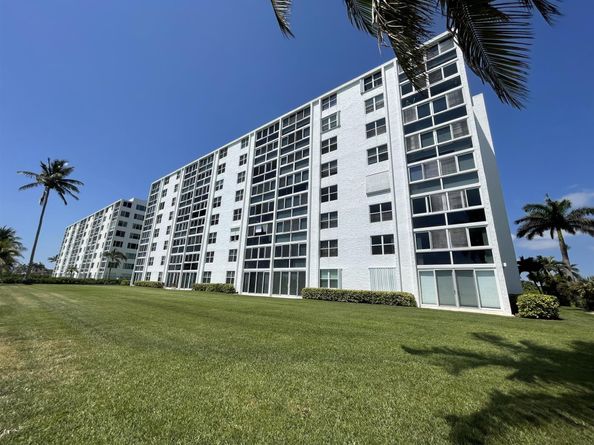 401 Lake Shore Drive 301, Lake Park FL 33403