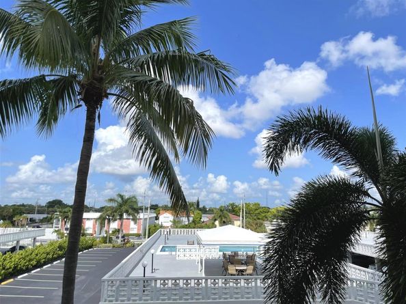 401 Lake Shore Drive 301, Lake Park FL 33403