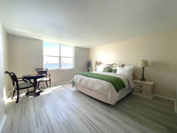 401 Lake Shore Drive 301, Lake Park FL 33403