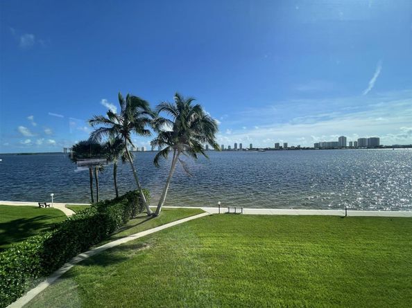 401 Lake Shore Drive 301, Lake Park FL 33403
