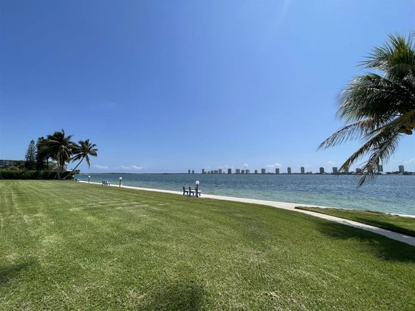 401 Lake Shore Drive 301, Lake Park FL 33403