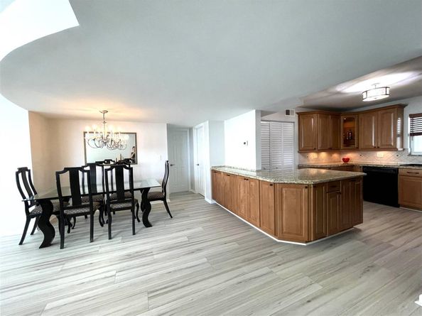 401 Lake Shore Drive 301, Lake Park FL 33403