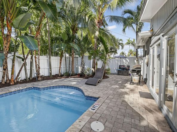 1604 NE 17th St, Fort Lauderdale FL 33305