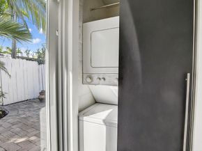 1604 NE 17th St, Fort Lauderdale FL 33305