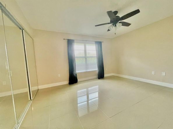 809 W Oakland Park Blvd J12, Oakland Park FL 33311