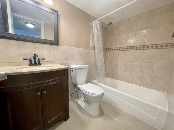809 W Oakland Park Blvd J12, Oakland Park FL 33311