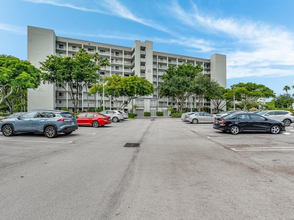2221 Cypress Island 408, Pompano Beach FL 33069