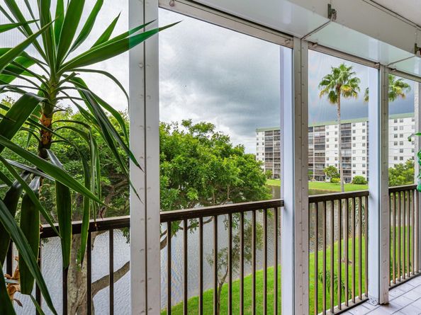 2221 Cypress Island 408, Pompano Beach FL 33069