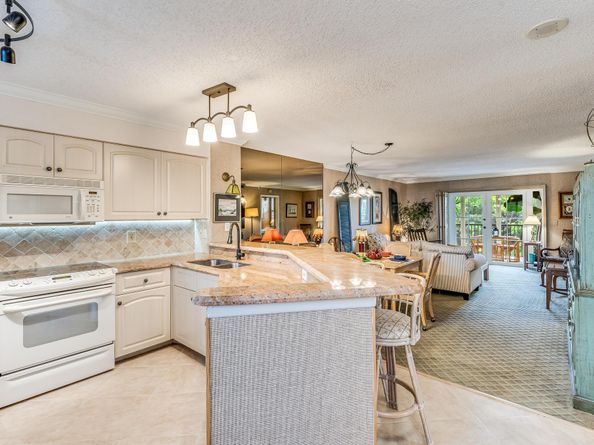 2221 Cypress Island 408, Pompano Beach FL 33069