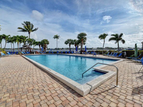 107 Half Moon Circle A3, Hypoluxo FL 33462