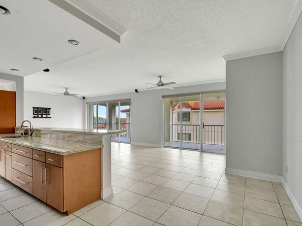 107 Half Moon Circle A3, Hypoluxo FL 33462