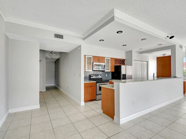 107 Half Moon Circle A3, Hypoluxo FL 33462