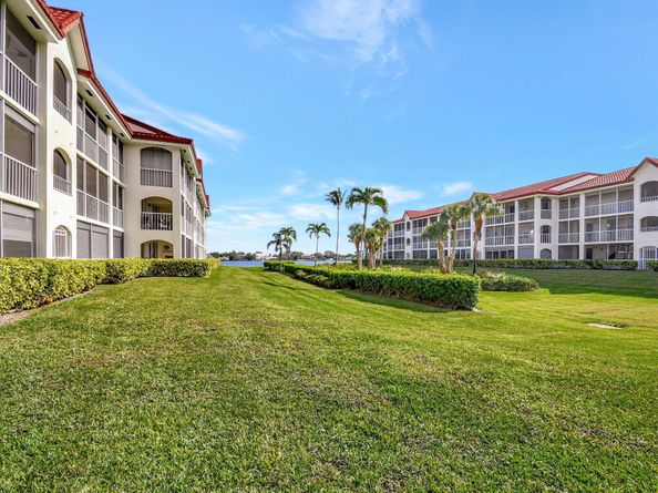107 Half Moon Circle A3, Hypoluxo FL 33462